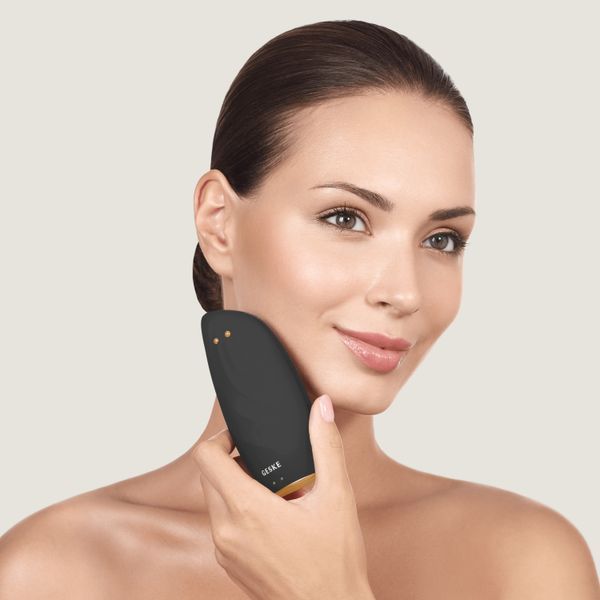 Очищувальна щітка для обличчя GESKE Sonic Thermo Facial Brush&Face-Lifter 8в1 gray HB0086 фото