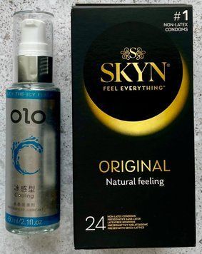 Набір SKYN ORIGINAL NON-LATEX 24 ШТ + Лубрикант охолоджуючий на водній основі OLO 60 мл SOS1118 фото