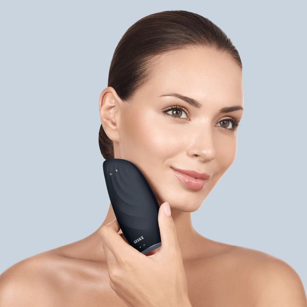 Очищувальна щітка для обличчя GESKE Sonic Thermo Facial Brush&Face-Lifter 8в1 black HB0091 фото