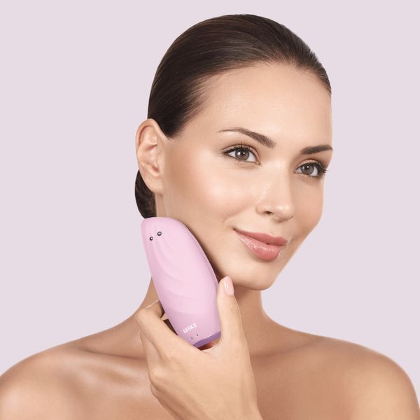 Очищувальна щітка для обличчя GESKE Sonic Thermo Facial Brush&Face-Lifter 8в1 pink HB0093 фото