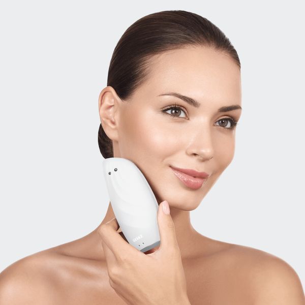 Очистительная щетка для лица GESKE Sonic Thermo Facial Brush&Face-Lifter 8в1 white HB0095 фото