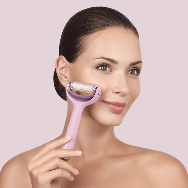 Электронный роллер для лица и тела с микроиглами GESKE MicroNeedle Face&Body Roller 8в1 pink HB0203 фото