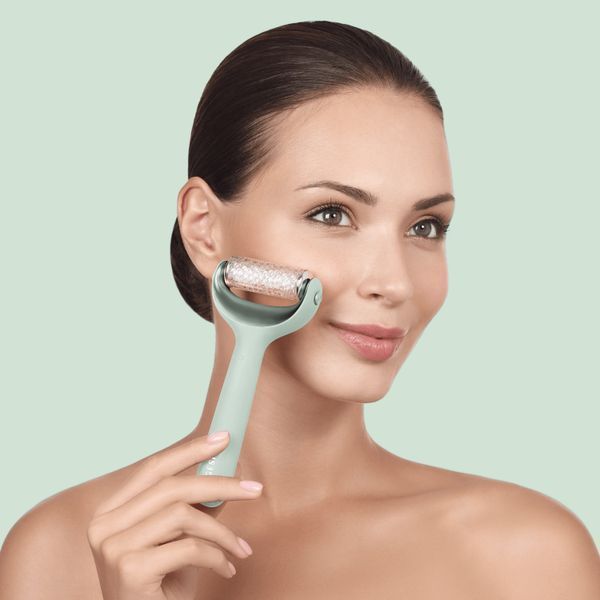 Электронный роллер для лица и тела с микроиглами GESKE MicroNeedle Face&Body Roller 8в1 green HB0206 фото