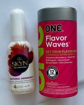 Комплект ONE Flavor Waves 12 шт + Лубрикант на водній основі SKYN NATURAL HARMONY, 80 мл SOS1234 фото