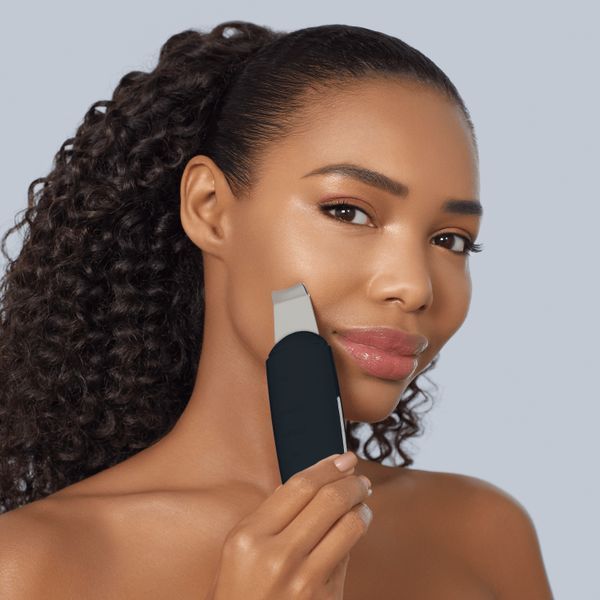 Мікрострумовий скрабер для шкіри та усунення чорних точок GESKE MicroCurrent Skin Scrubber&Blackhead Remover 9в1 black HB0146 фото