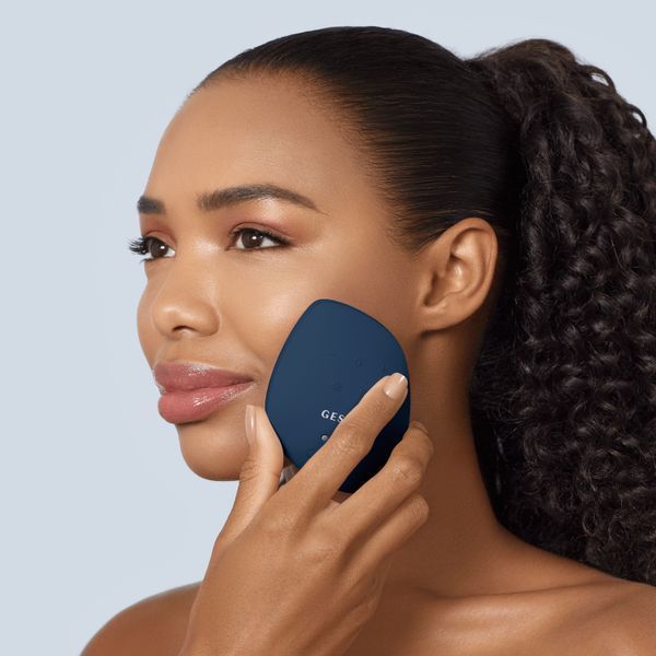 Ультразвукова маска тепло та холод GESKE Sonic Warm&Cool Mask 9в1 midnight HB0100 фото